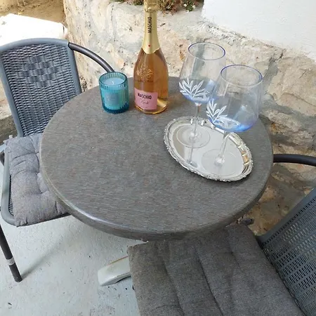 Beachfront Ana Apartment Trogir